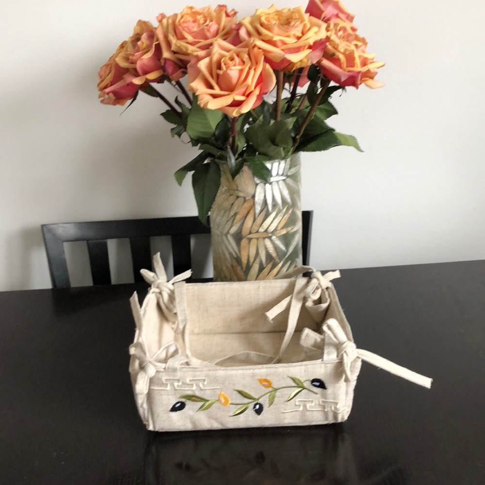 Brand New Bread basket w/handles